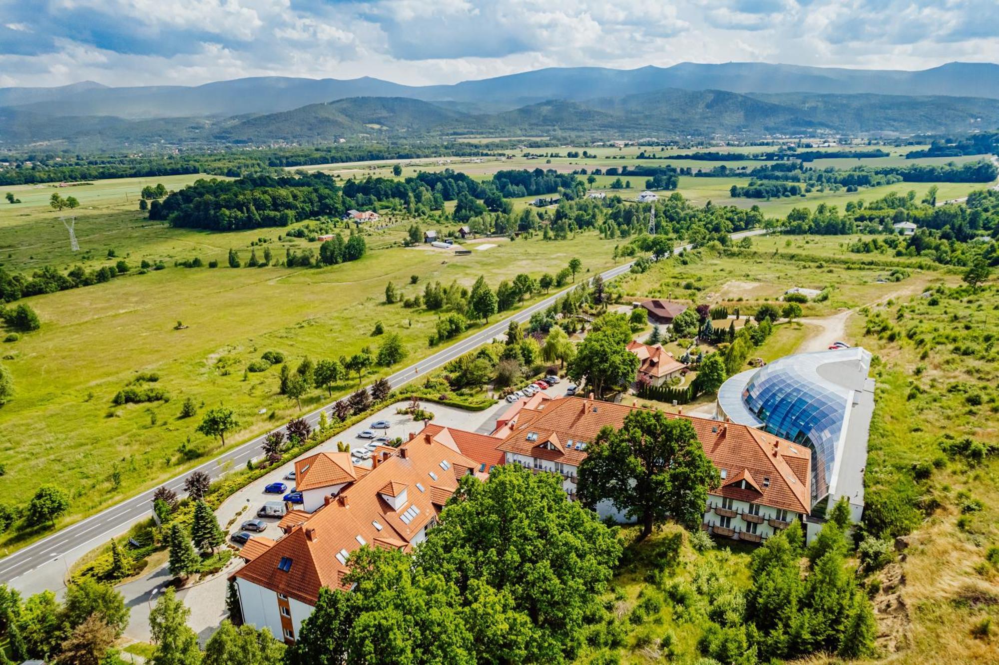Kyriad Karkonosze Wojcieszyce Eksteriør bilde